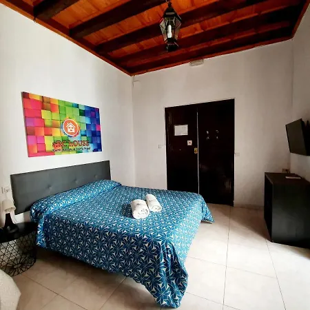 Arc House Only Adults Pensión