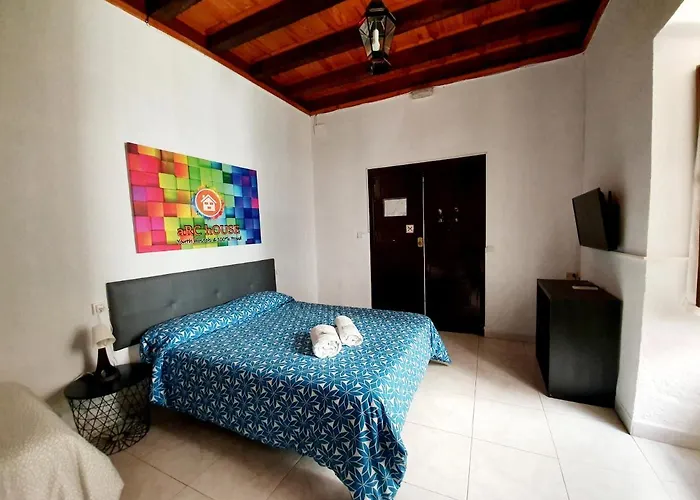 Arc House Only Adults Πανσιόν